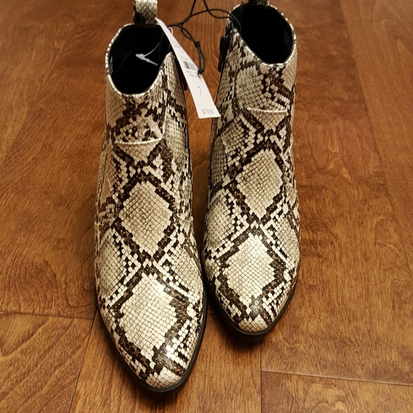 Loft stylish snake pattern short boots,NWT - Picture 4 of 8
